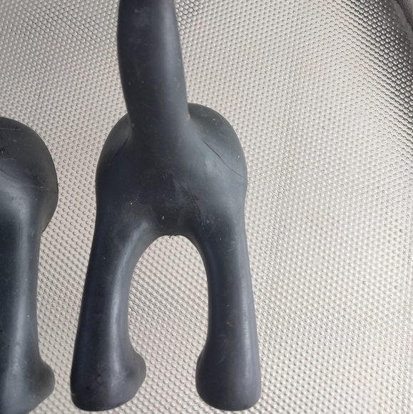 Three dog tail hooks - Picture 2 of 6